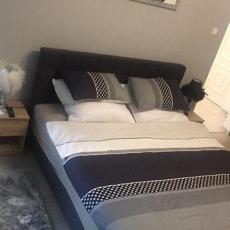 Studio Apartman Ana Osijek Eksteriør billede
