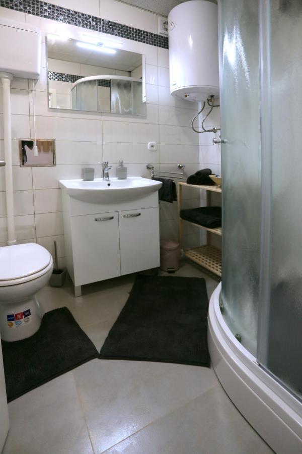 Studio Apartman Ana Osijek Eksteriør billede